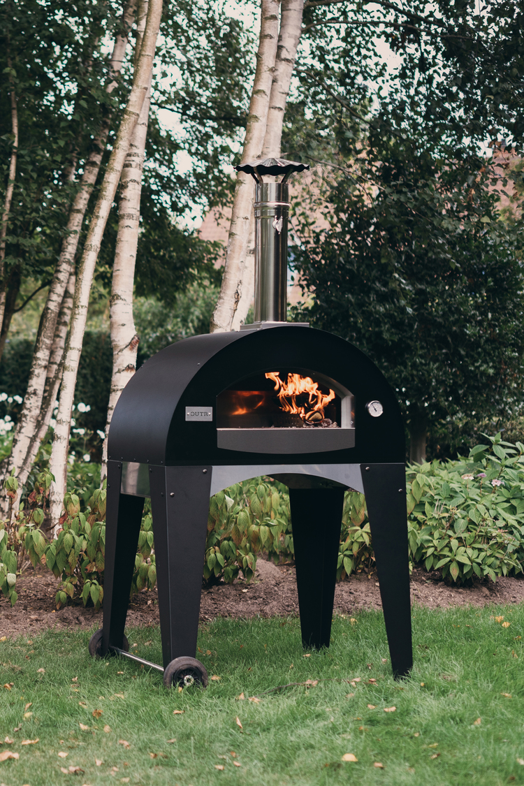 juni Probleem Kort leven Pizza Oven bij Outr